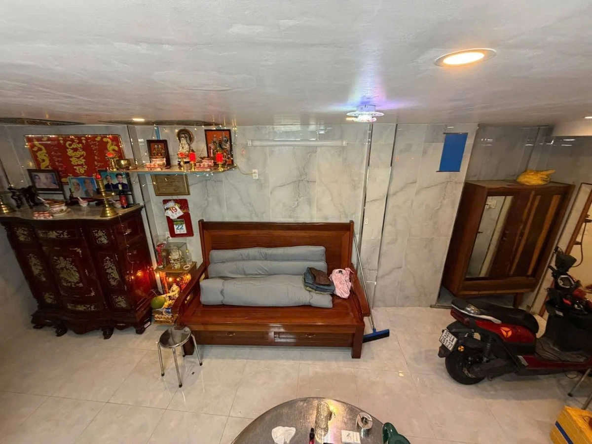 Bán nhà 2 tầng 2 PN 4x8m 32m² sổ hồng riêng đường Bông Sao, Quận 8 - Ảnh thu nhỏ 2