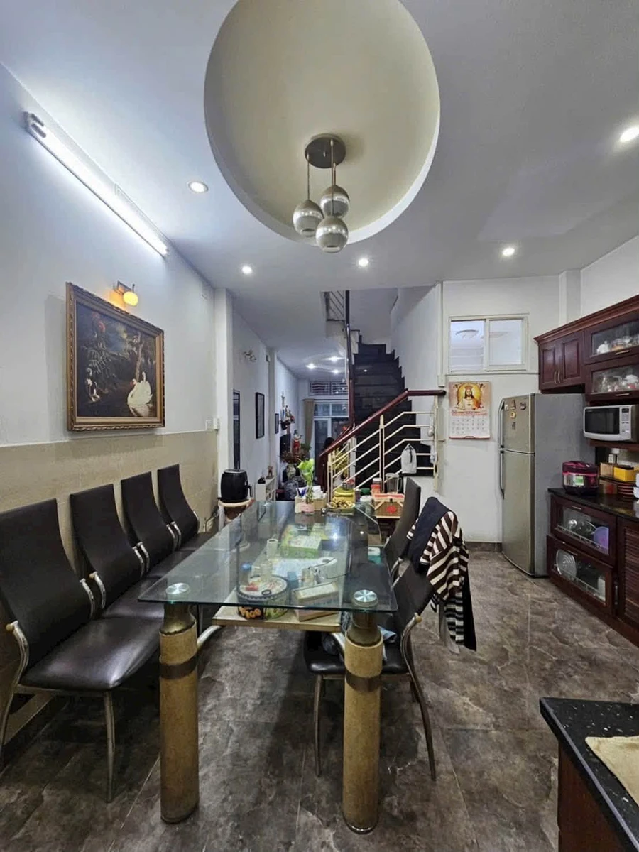 Bán nhà hẻm ô tô 5m, 63m2, 3 tầng, 4PN, gần Cách Mạng Tháng 8, Tân Bình, giá 13 tỷ - Ảnh thu nhỏ 4