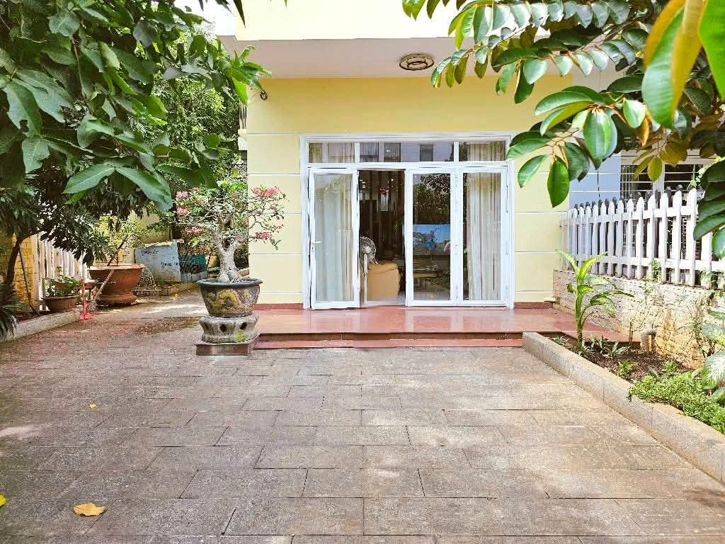 Bán biệt thự lô góc 252m2 KDC Gia Hoà, Phước Long, Quận 9, giá 20 tỷ - Ảnh 1