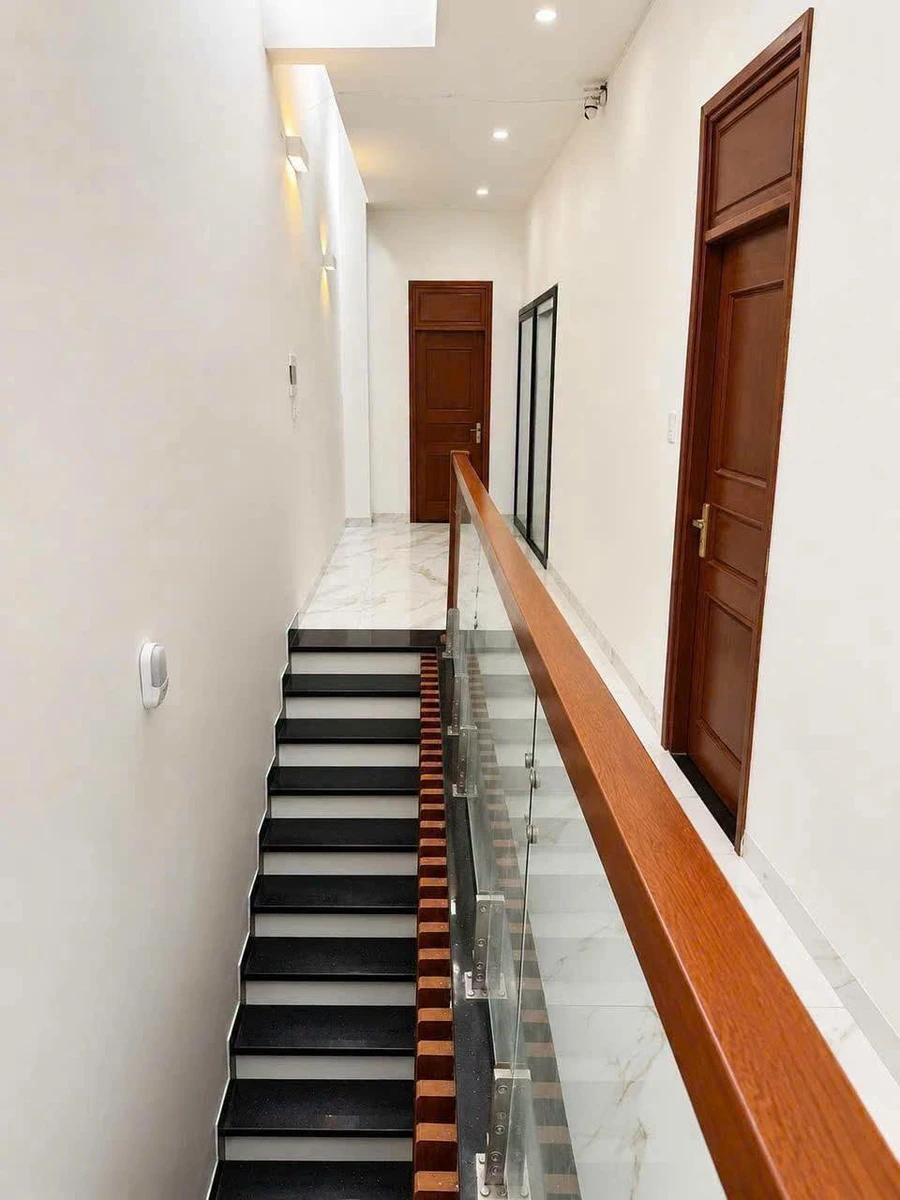 Bán nhà mặt tiền Nguyễn Thị Minh Khai Quy Nhơn 115m2 3 tầng - Ảnh thu nhỏ 4