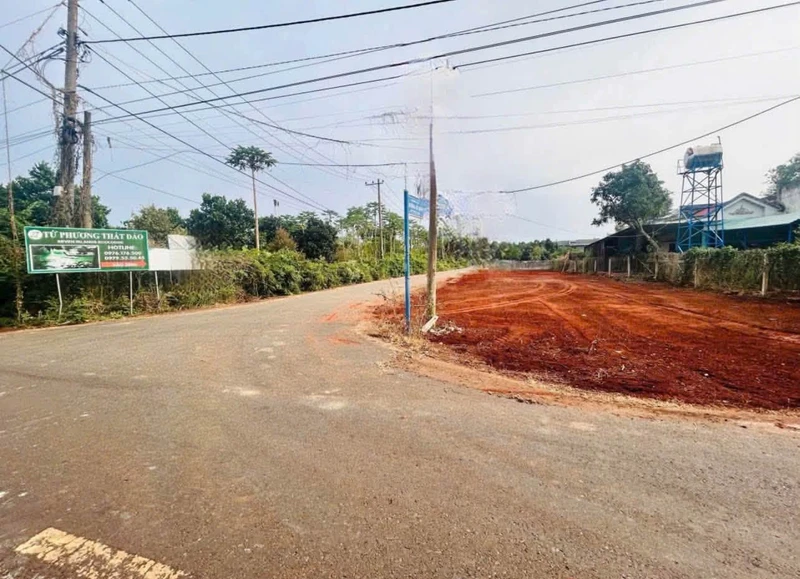 Bán đất góc 2 mặt tiền 569m² Nhà Bè 4 tỷ 300