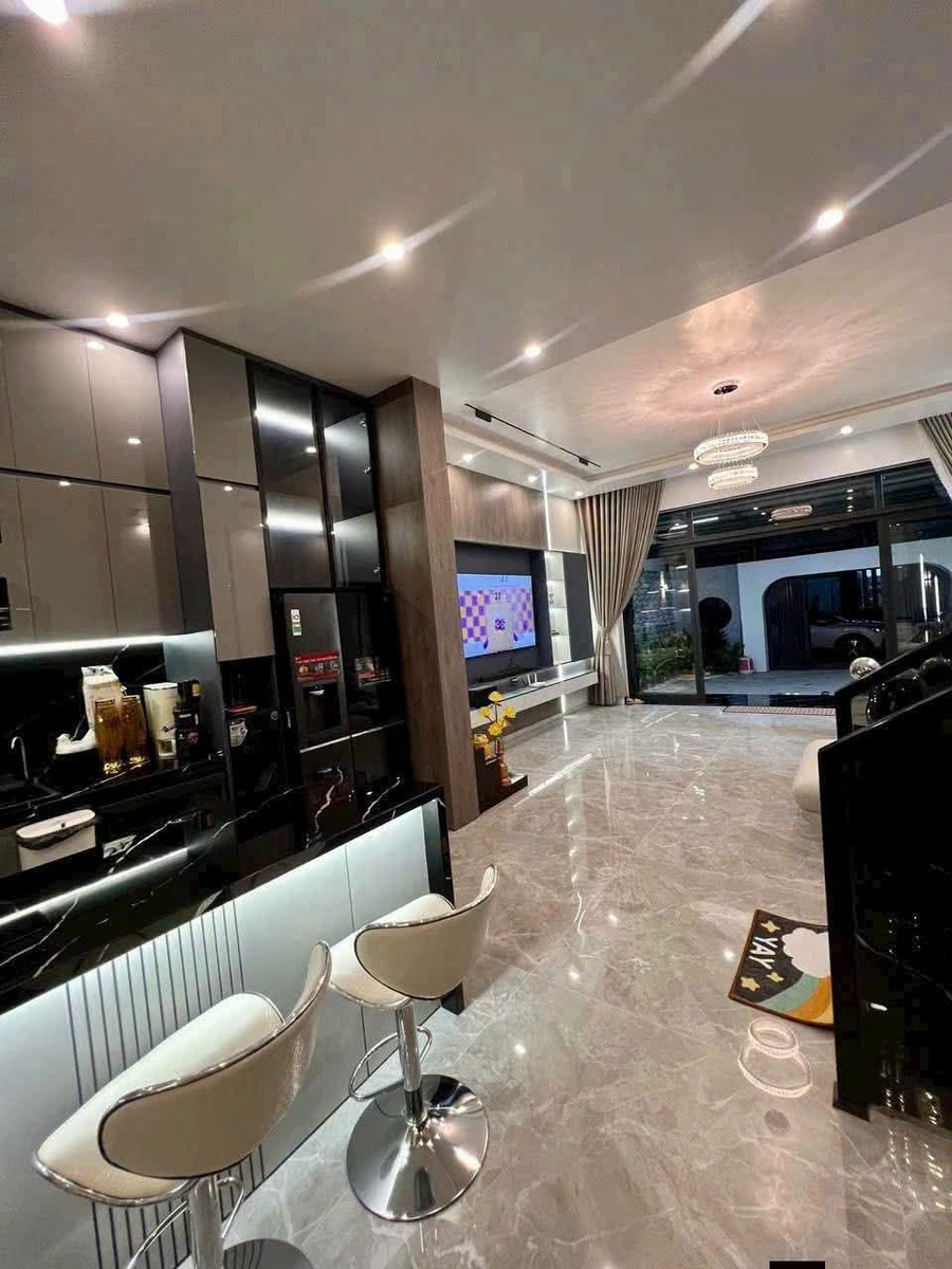 Bán nhà 3 phòng ngủ 120m² Thạch Bích 3 tỷ 570 - Ảnh 1