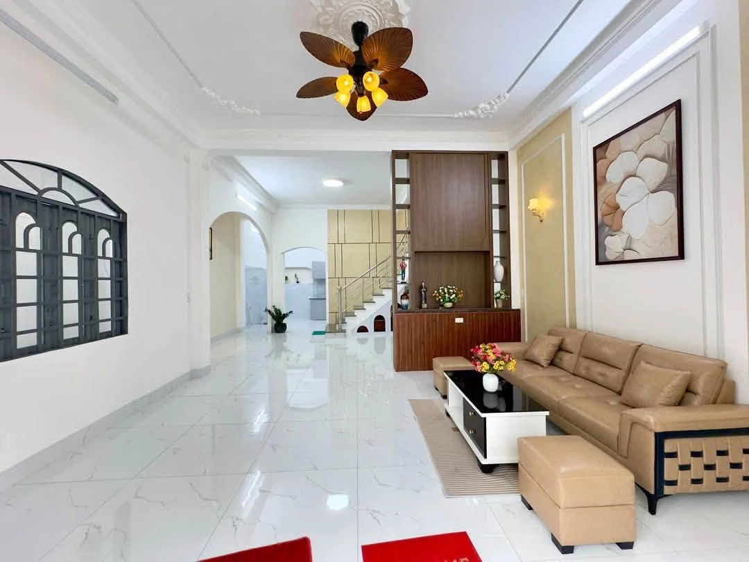 Bán nhà 1 trệt 1 lầu 180m2 gần Công viên 30/4 Bình Dương - Ảnh thu nhỏ 2