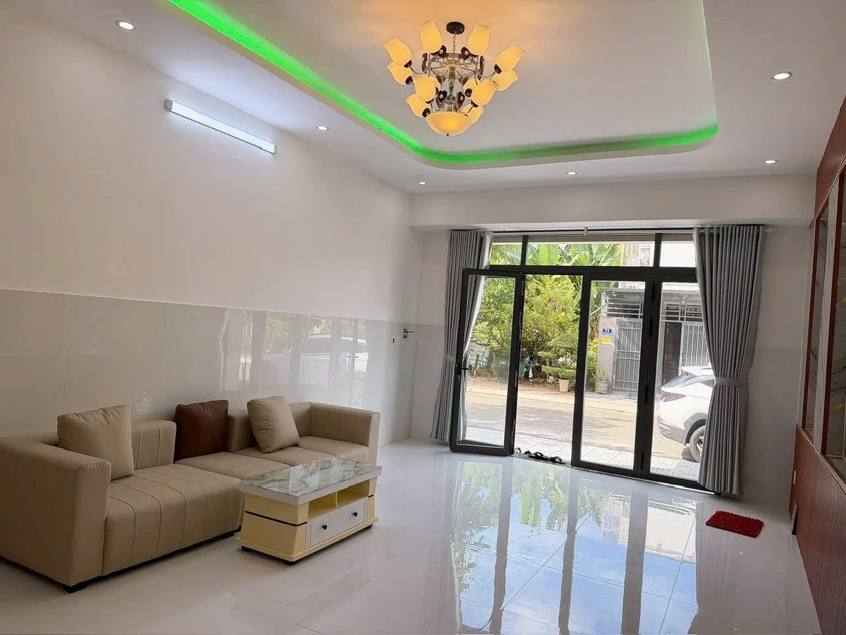 Bán nhà 1 trệt 1 lầu 95m2 đường Chu Văn An, Long Tâm, TP Bà Rịa, giá 4,2 tỷ - Ảnh thu nhỏ 3
