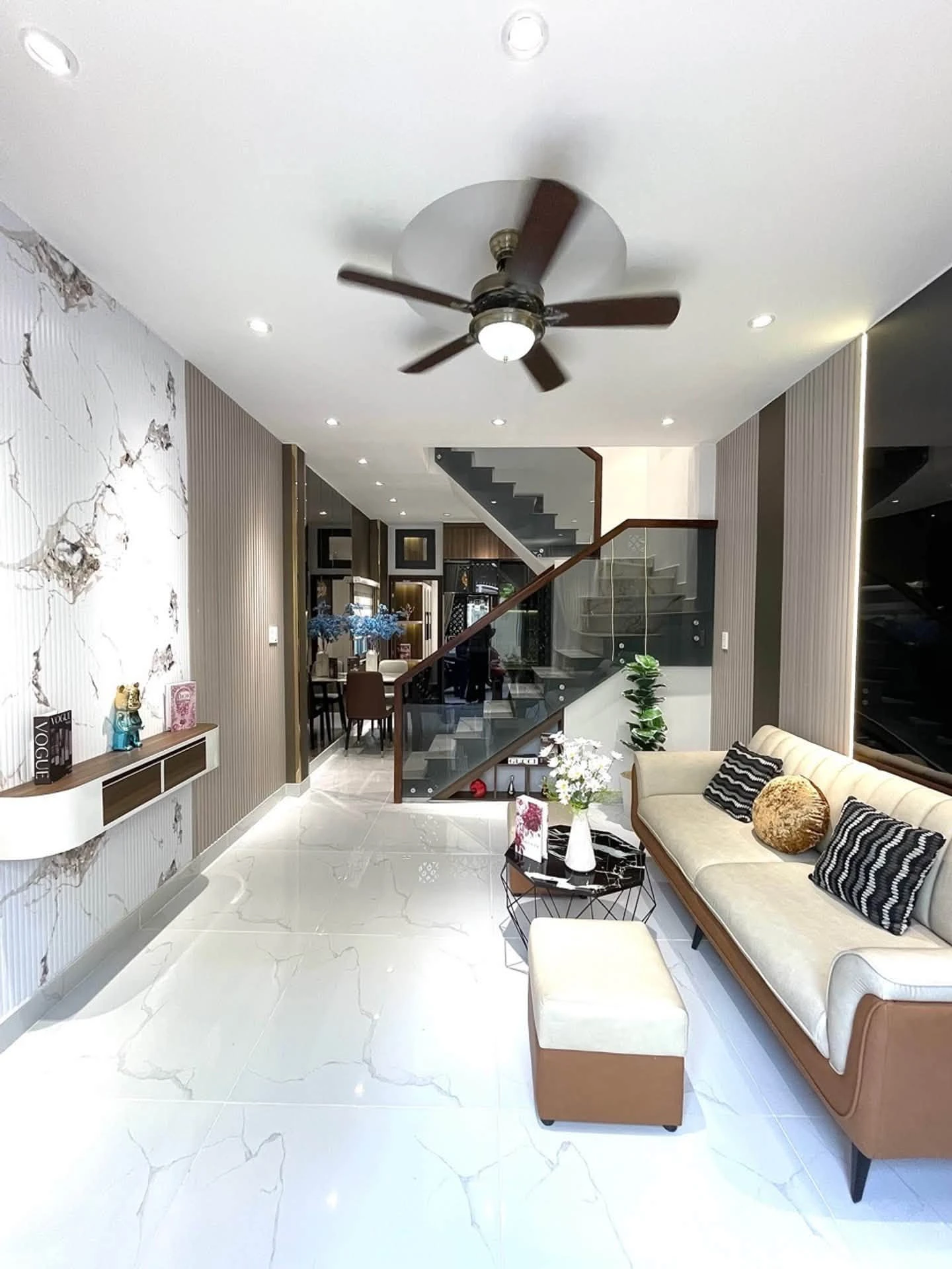 Bán nhà hẻm xe hơi 2 tầng 35m2, 3 phòng ngủ, full nội thất, gần Lotte Mart Gò Vấp - Ảnh 1