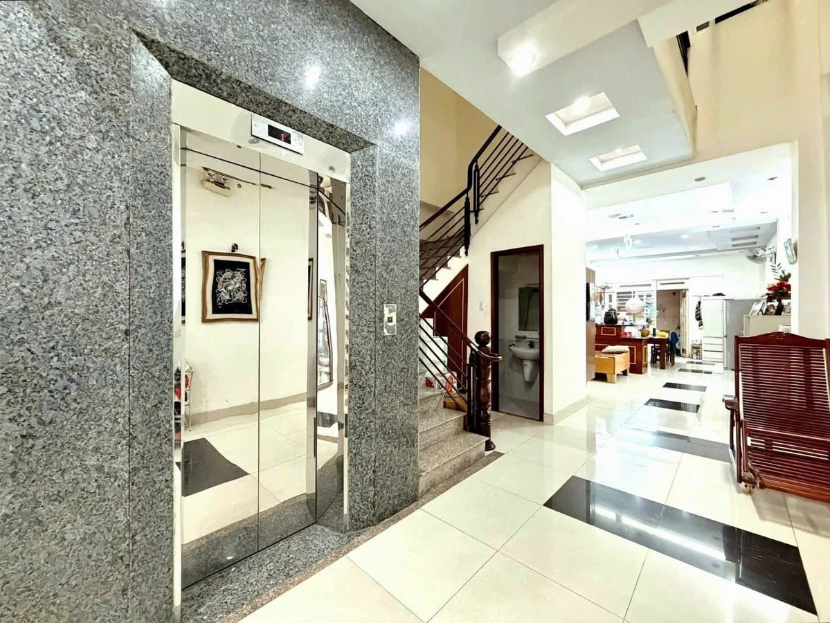 Bán nhà phố 4 tầng 135m² Phú Nhuận 20.9 tỉ - Ảnh thu nhỏ 2