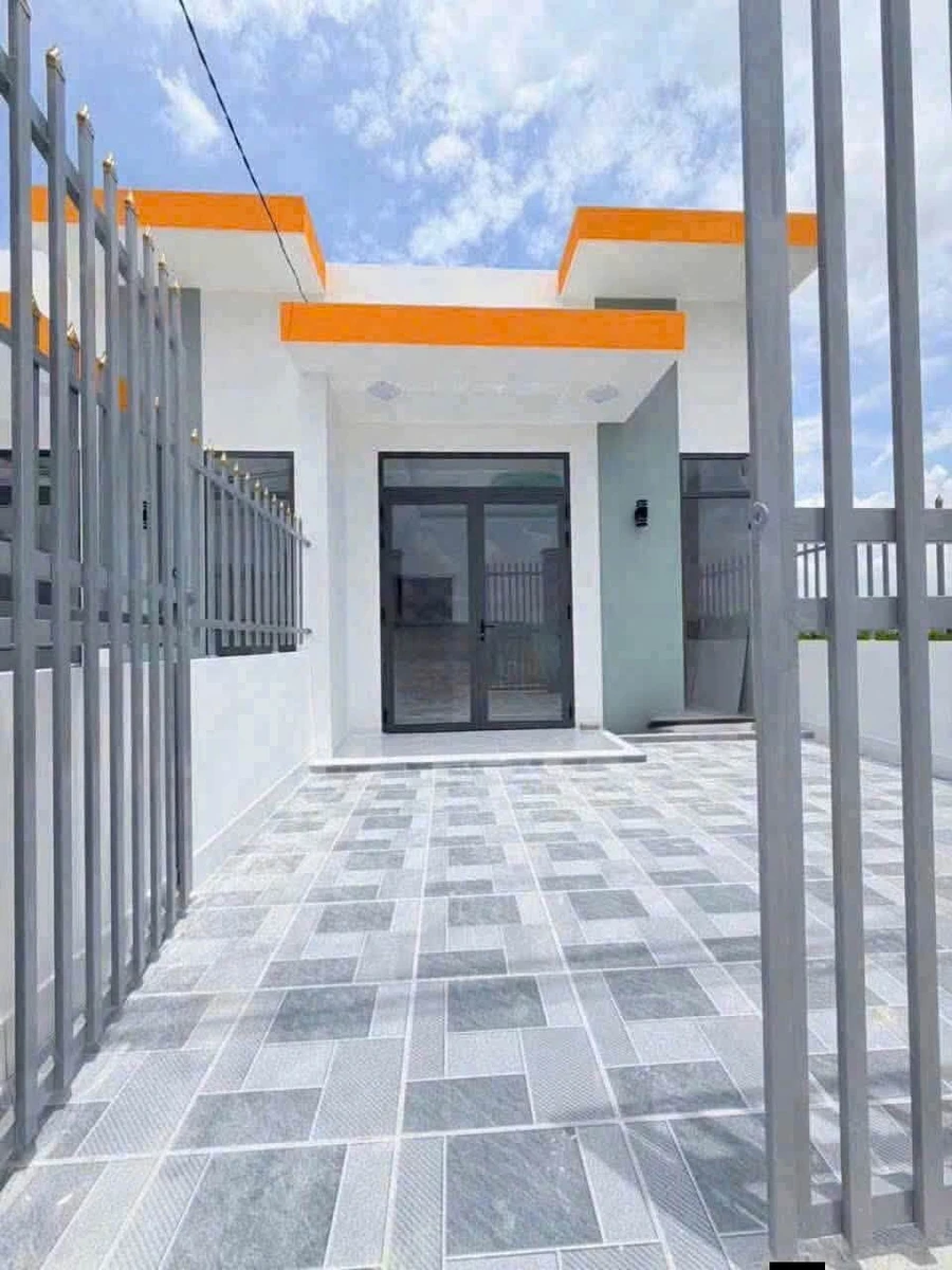 Bán nhà 115m² với 2 phòng ngủ tại Bến Lức, Long An - Ảnh 1