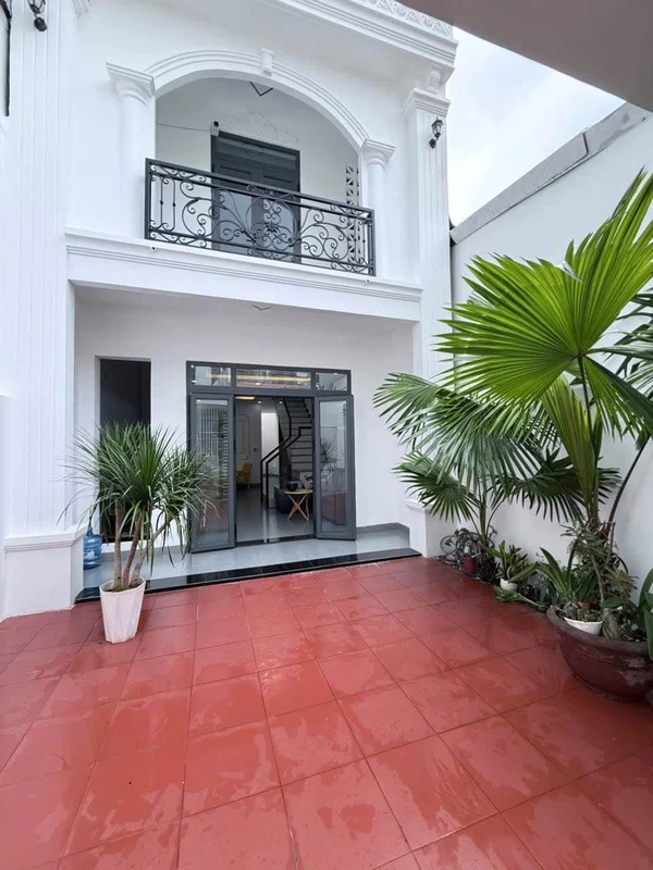 Bán villa 2 tầng 4PN sát biển Tân Trà, 105m², dòng tiền 40tr/tháng, Đà Nẵng 17x40