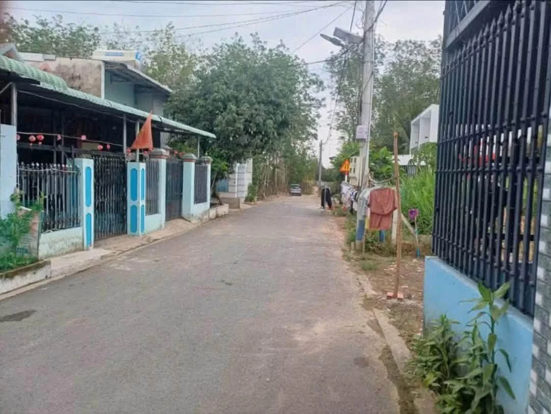 Bán nhà 2PN 110.9m² Phường Long Nguyên 2.2 tỷ - Ảnh 1
