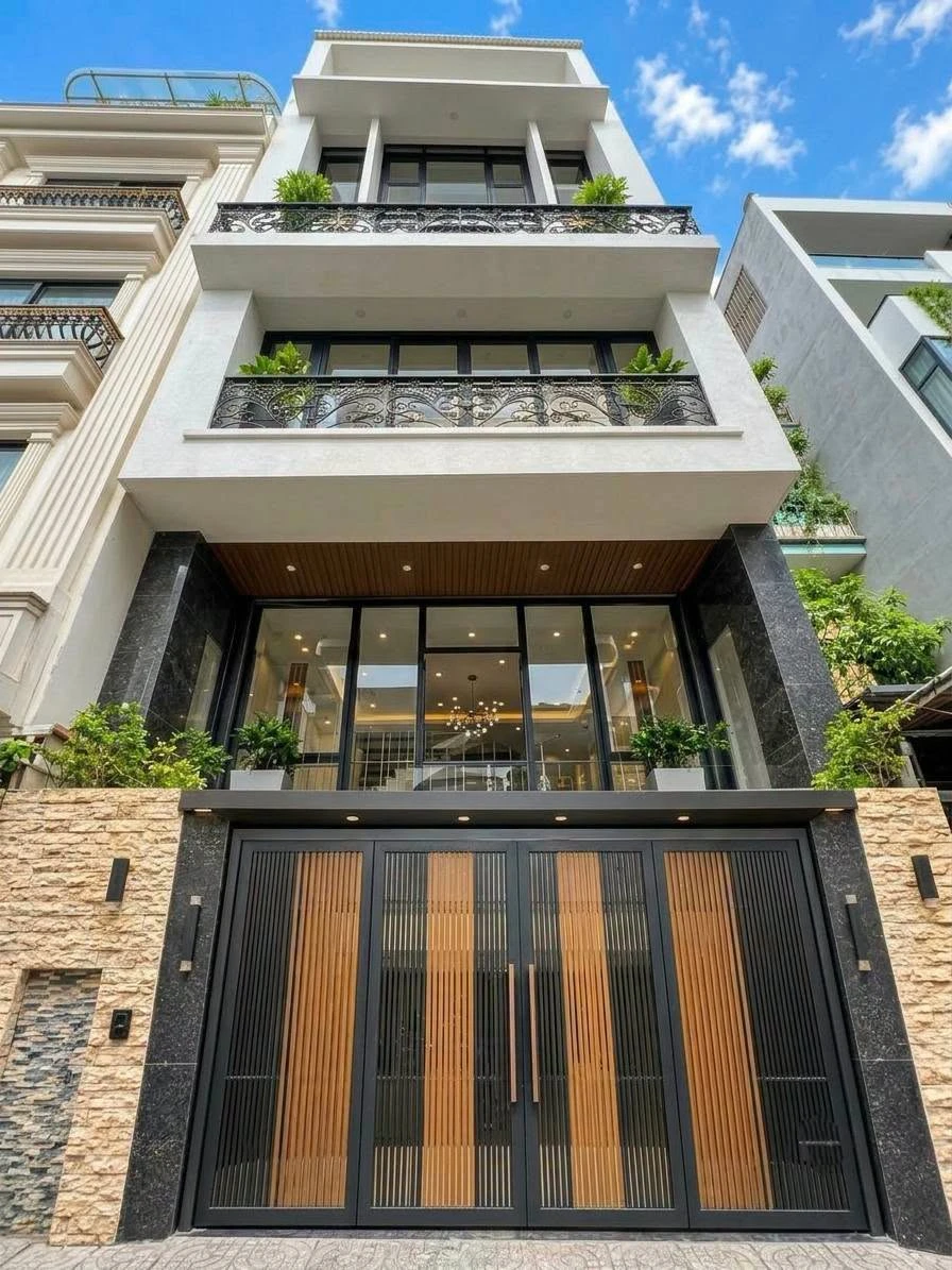 Bán nhà 6 tầng đa công năng 110m2 mặt tiền 7m Long Biên - Ảnh 1