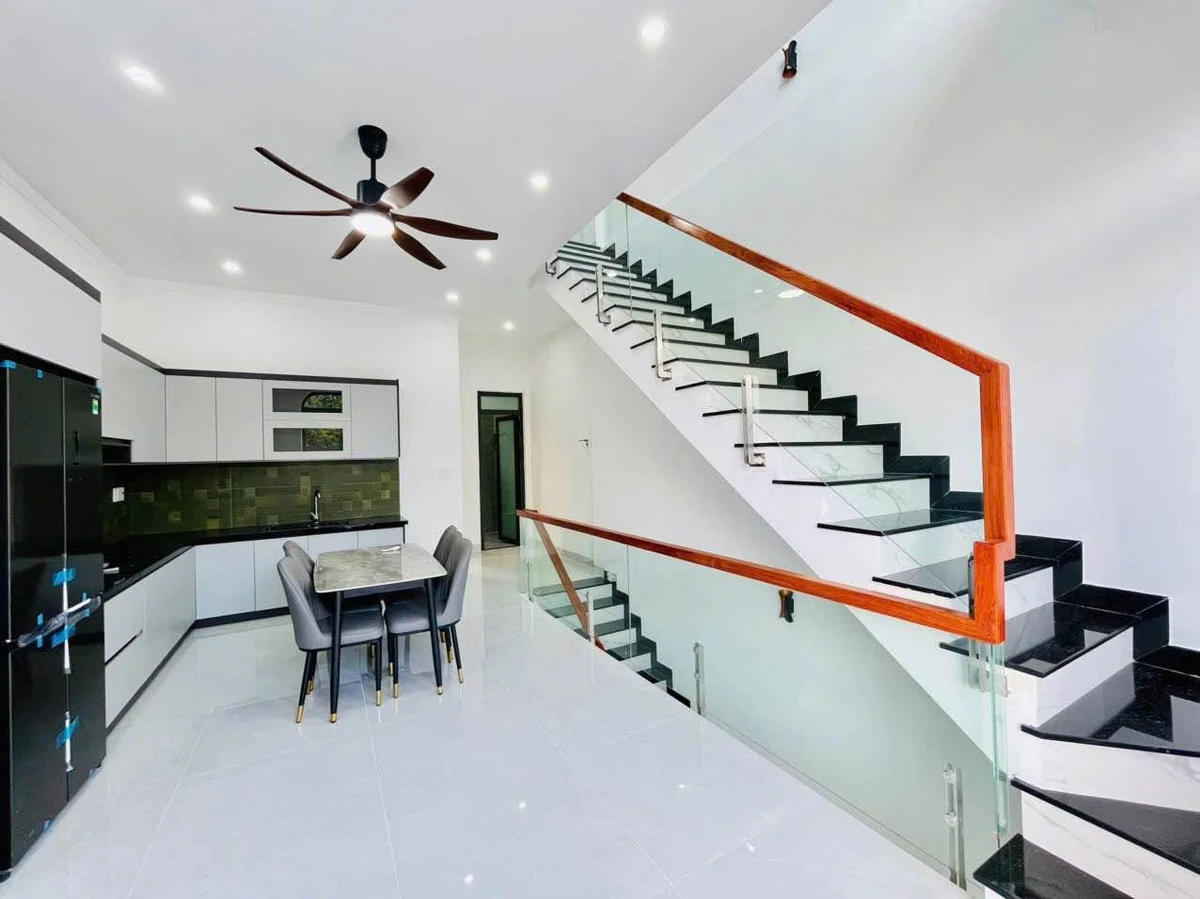 Bán nhà hẻm 19 Nguyễn Duy Trinh 5x20m, 1 trệt 2 lầu, 3PN, giá 3,88 tỷ - Ảnh thu nhỏ 4