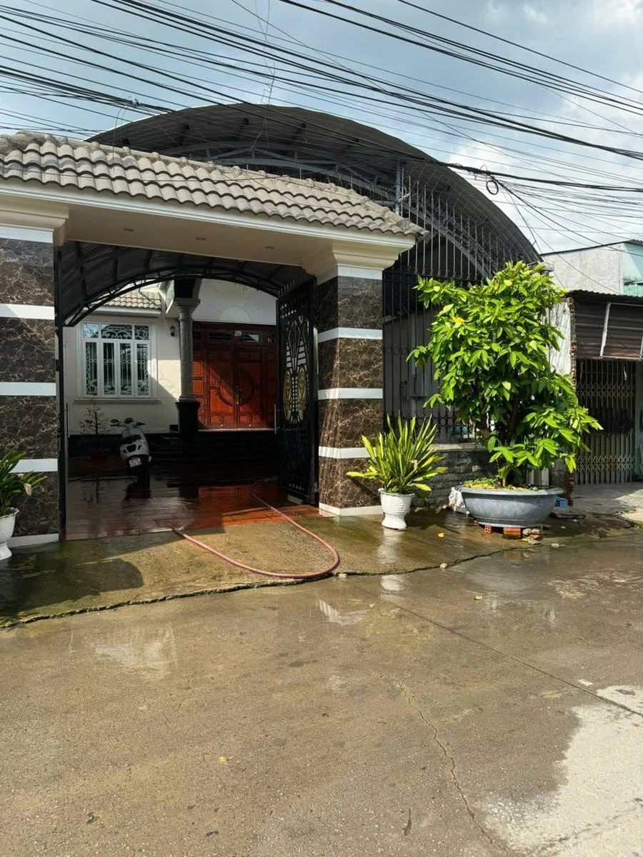 Bán nhà mặt tiền Khánh Bình 257m2, 3PN sổ hồng riêng, 4 tỷ 100 triệu - Ảnh 1
