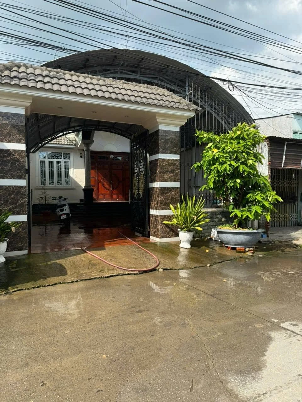 Bán nhà mặt tiền Khánh Bình 257m2, 3PN sổ hồng riêng, 4 tỷ 100 triệu - Ảnh 1