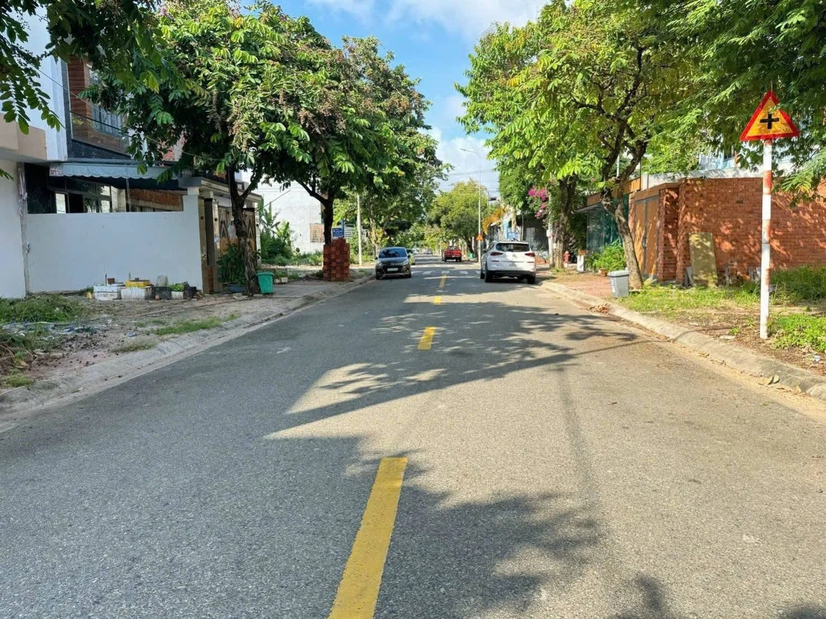 Bán nhà thô mặt tiền Nguyễn Văn Nguyễn 5x25m, 1 trệt 2 lầu, giá 3,4 tỷ, TP Bà Rịa - Ảnh thu nhỏ 2