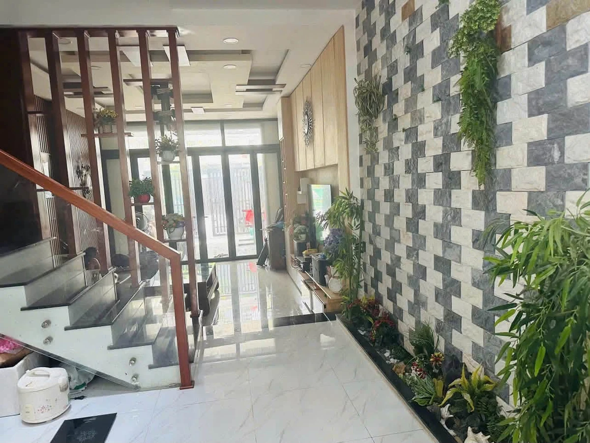 Bán nhà 3.5 tầng 80m² Nha Trang giá 8 tỷ - Ảnh thu nhỏ 2