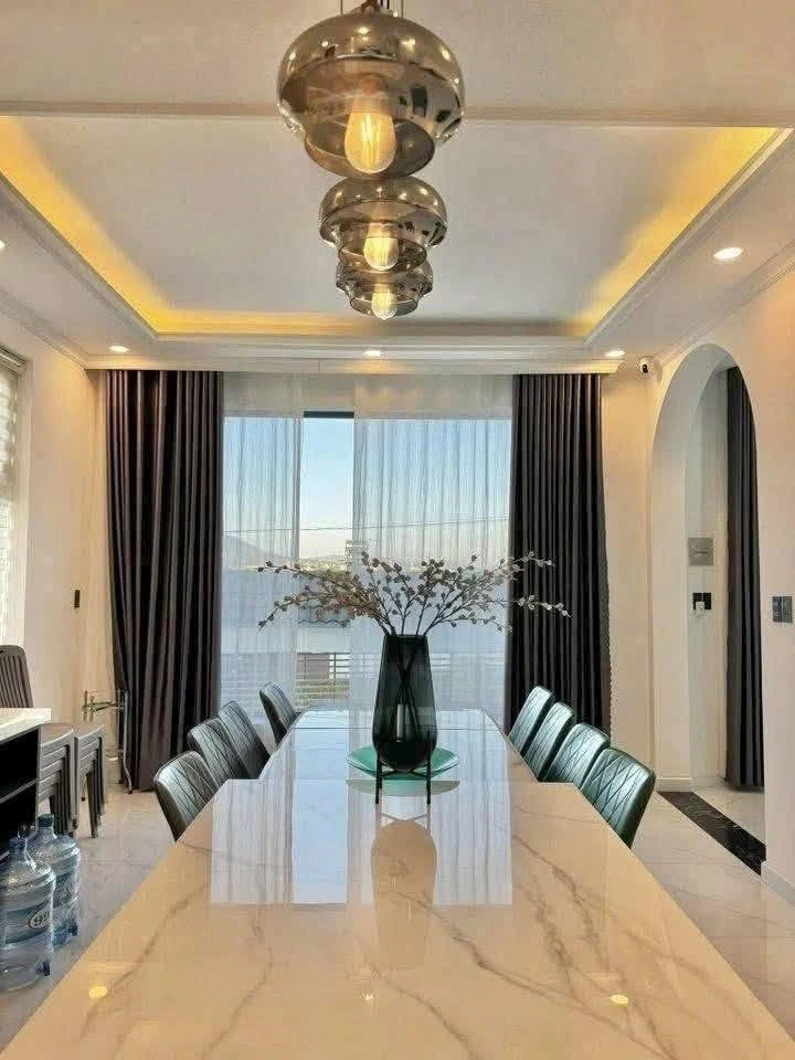 Bán villa 200m2 5PN 6WC 2 mặt tiền Vạn Hạnh 13,5 tỷ - Ảnh thu nhỏ 3