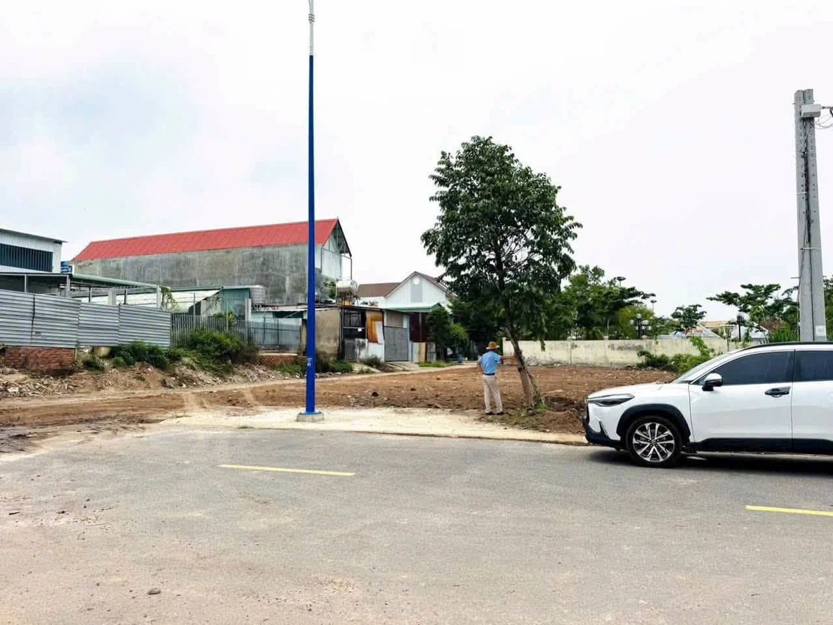 Bán đất góc 2 mặt tiền 300m² Becamex - 2 tỷ 250 - Ảnh thu nhỏ 4