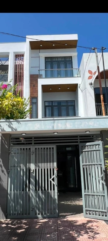 Bán nhà 3 tầng 4PN 80m² gần cầu Lê Thanh Nghị, Qui Nhơn