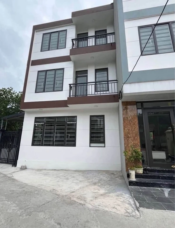 Bán nhà mặt tiền Nguyễn Thiện Thuật 91m2, Quận 4 nha75m2
