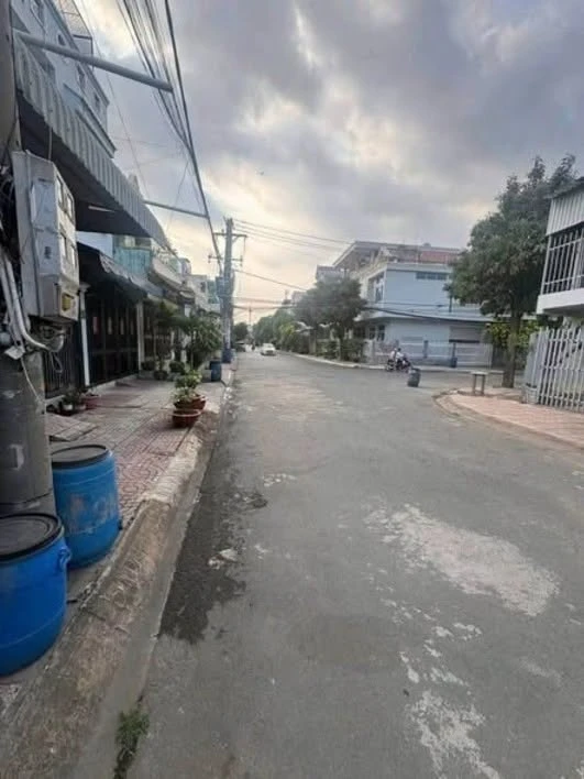 Bán nhà cấp 4 hai mặt tiền 108m² KDC Minh Tuân, Bình Hòa, Thuận An giá 4 tỷ - Ảnh thu nhỏ 5