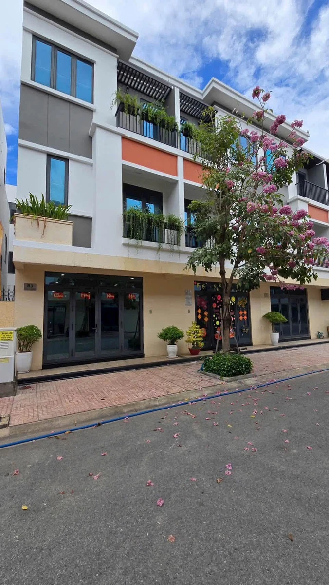 Bán nhà 3 tầng 4PN 5x14m, giá 3,45 tỷ gần Aeon Bình Dương, phường An Phú - Ảnh 1