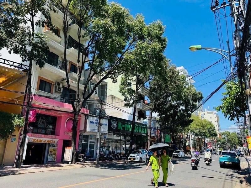 Bán đất mặt tiền Nguyễn Thị Minh Khai, Nha Trang, 133m2, 275tr/m2