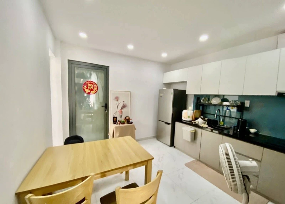 Bán nhà phố 3PN Quận 8, 56m², có nội thất, sổ hồng riêng - Ảnh thu nhỏ 4