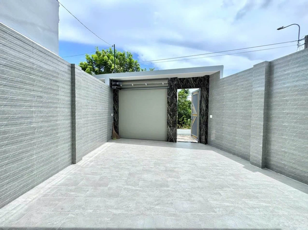 Bán nhà phố 2 lầu 5PN mặt tiền Nguyễn Văn Thậm Nhà Bè 4.25 tỷ - Ảnh thu nhỏ 3