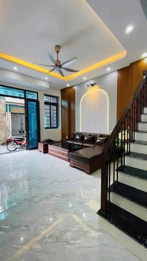Bán nhà 3 tầng 60.8m² Nguyễn Hữu Cầu, Hải Dương, 2 tỷ 4 - Ảnh 1