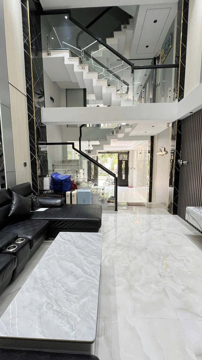 Bán nhà 1 trệt 1 lửng 3 lầu 4x13m, 5PN, gara ô tô, Phường Bình Tân, giá 6,39 tỷ - Ảnh thu nhỏ 2