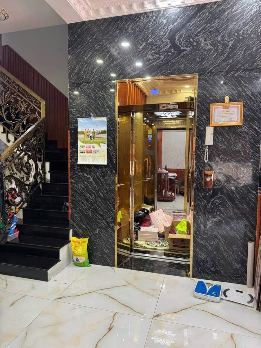 Bán nhà 4 tầng thang máy Bình Tân, 160.2m2, 13.5 tỷ - Ảnh thu nhỏ 3