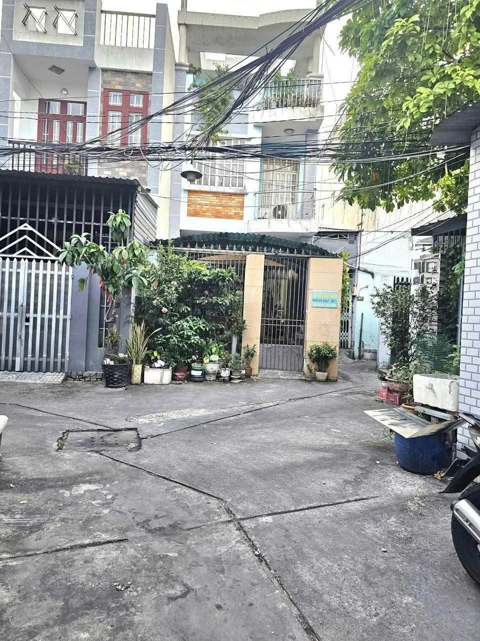 Bán nhà Bình Tân 88m² hẻm 5m, SHR, Tỉnh Lộ 10 - Ảnh 1