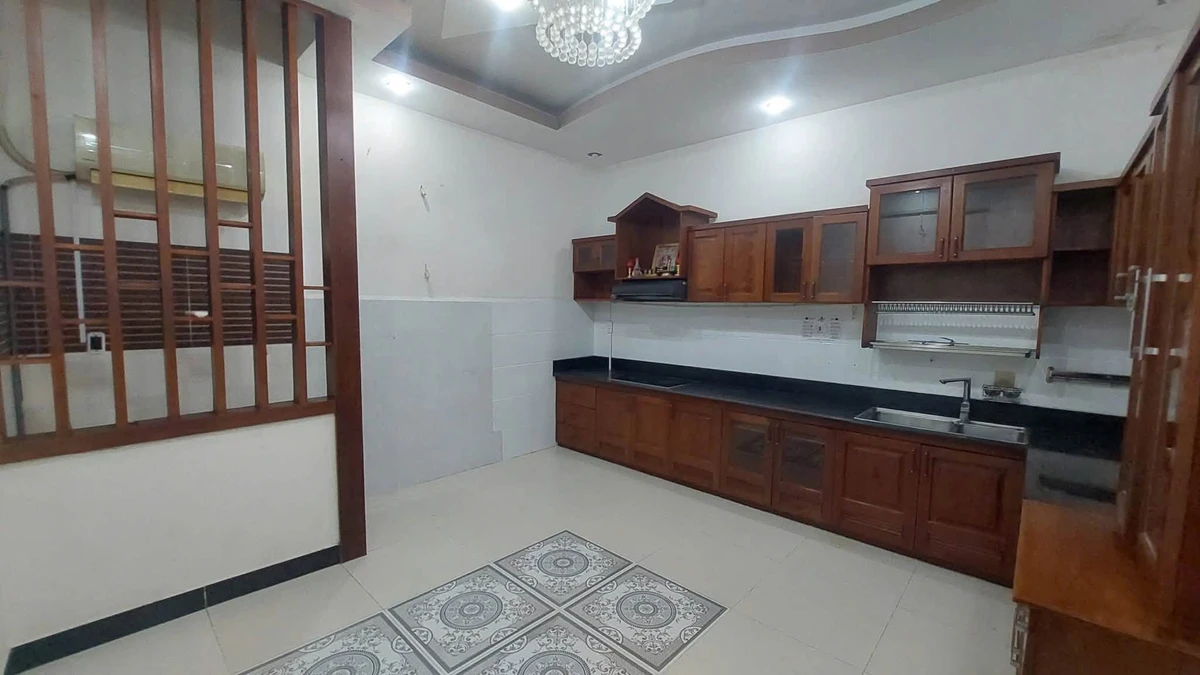 Cho thuê nhà mặt tiền Trương Công Định 1 trệt 3 lầu 6PN, 15 triệu/tháng, Vũng Tàu - Ảnh thu nhỏ 3