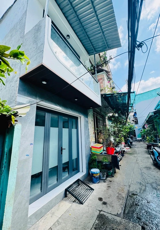 Bán nhà 2 mặt hẻm 30m2, 3 phòng ngủ, Phan Xích Long 1sec