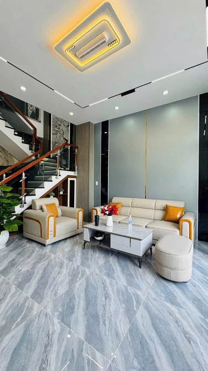 Bán nhà hiện đại 115m² gần chợ Bình Chánh, 3 PN 3 WC - Ảnh thu nhỏ 3