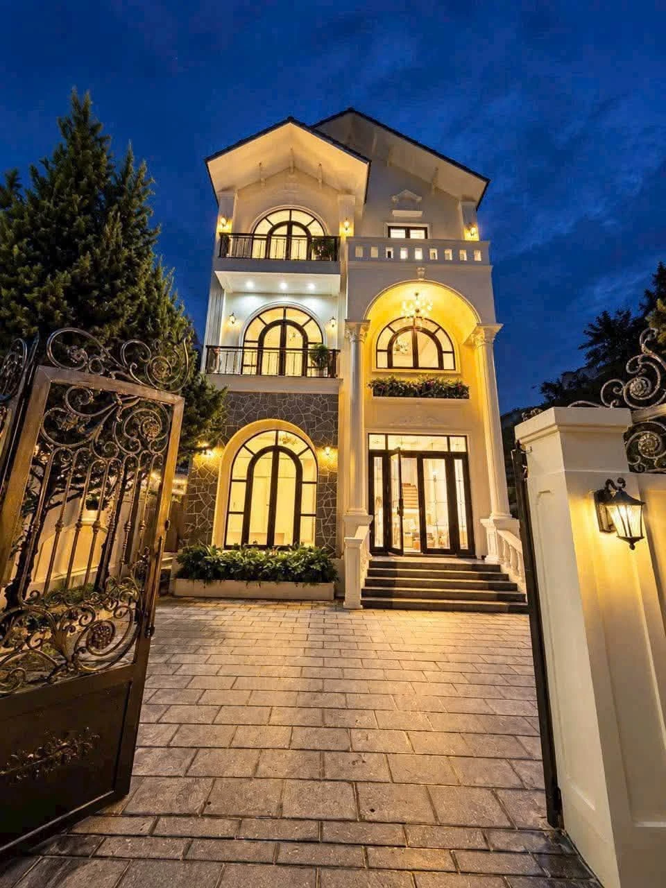 Bán villa phong cách Châu Âu 5PN 226m² Đà Lạt 13.5 tỷ - Ảnh 1