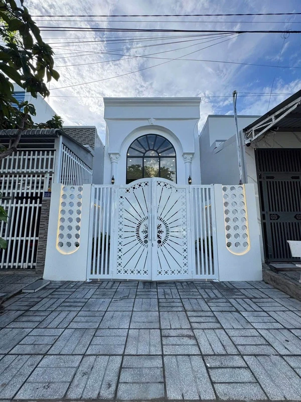 Bán nhà mặt tiền Nguyễn Đệ, Rạch Giá, 3 PN, 3 WC, 3,35 tỷ