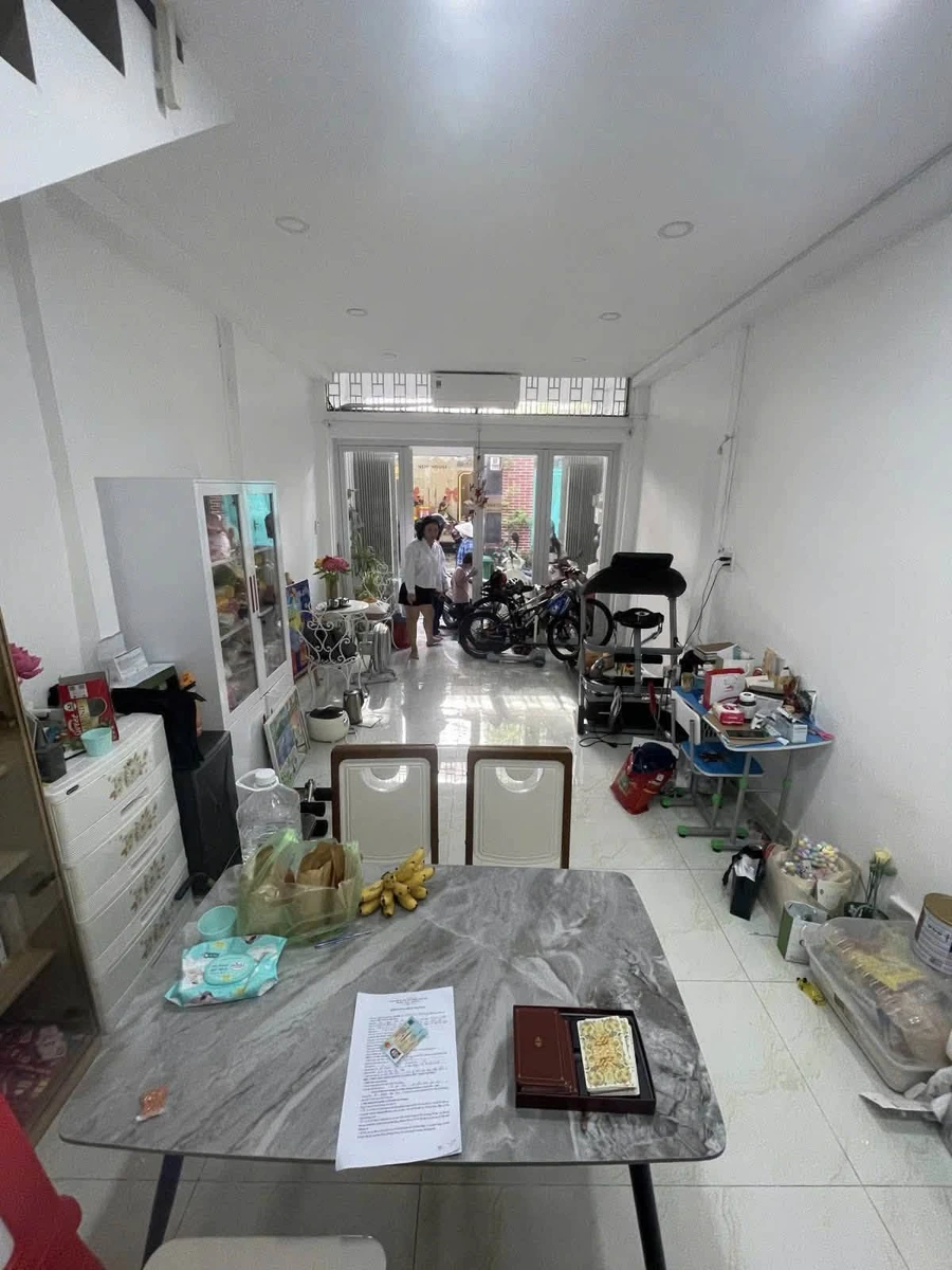 Bán nhà 2 tầng 41m² hẻm xe hơi đường Cách Mạng Tháng Tám, Quận 10 - Ảnh 1