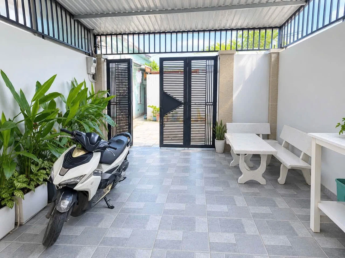 Bán nhà 3 tầng 72m² sân đỗ ô tô, hẻm 5m, Tam Bình, Thủ Đức - Ảnh 1