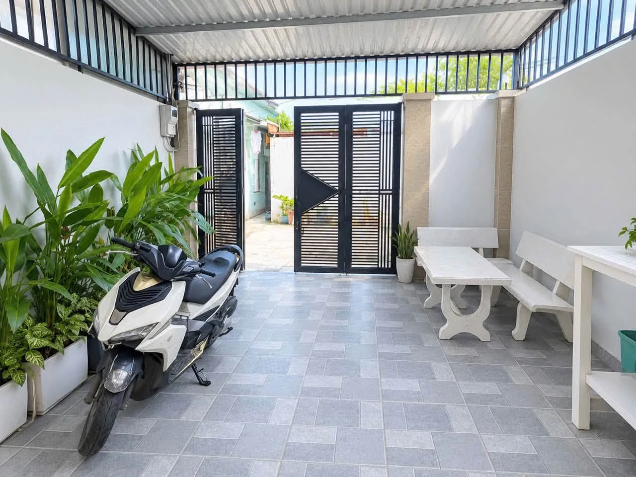 Bán nhà 3 tầng 72m² sân đỗ ô tô, hẻm 5m, Tam Bình, Thủ Đức - Ảnh 1