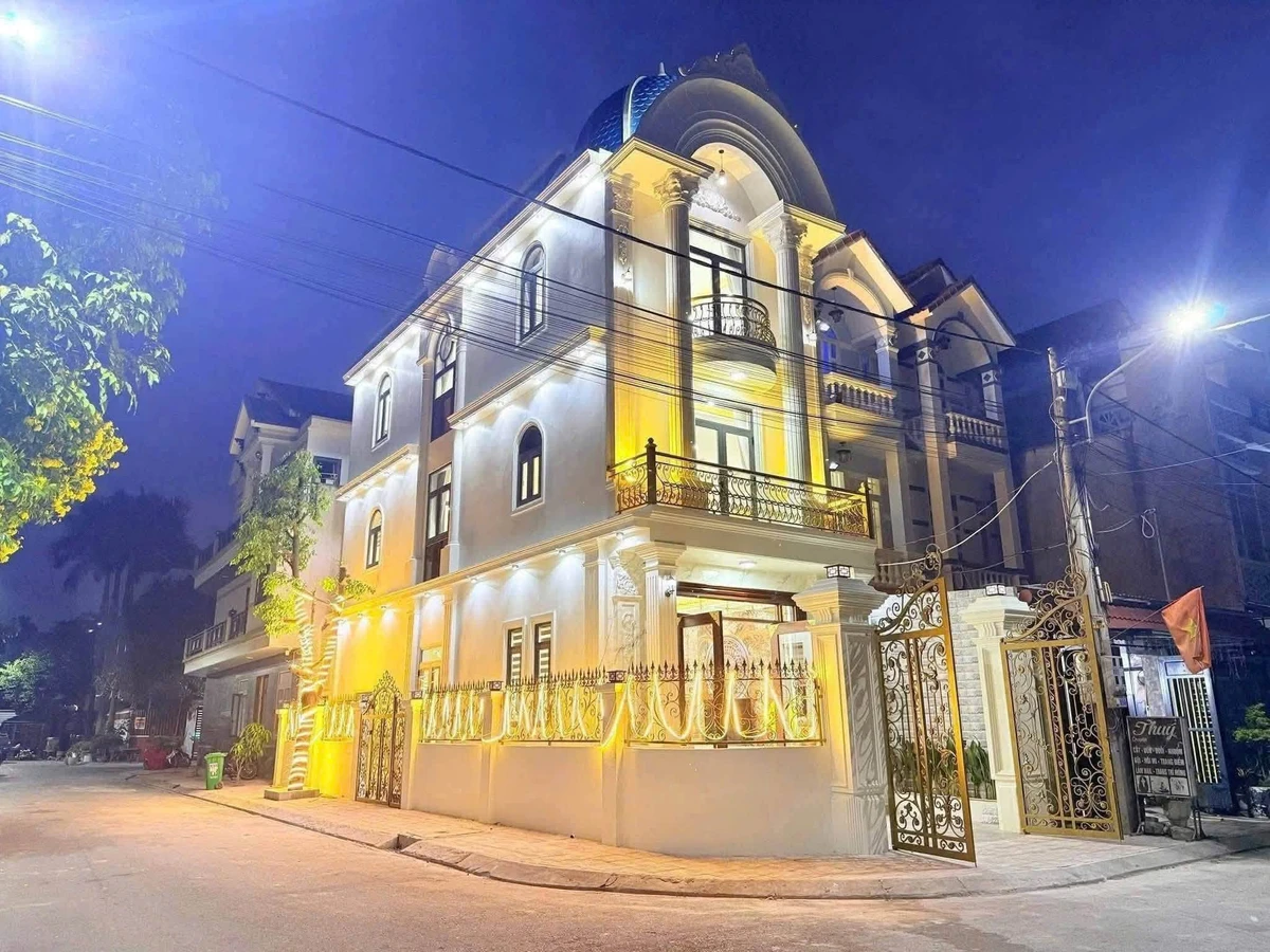 Bán nhà phố góc 2 mặt tiền 100m² 5PN, Thuận An, Bình Dương - Ảnh 1