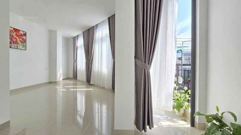 Bán nhà 4 tầng căn góc 140m2 Nha Trang 8,5 tỷ