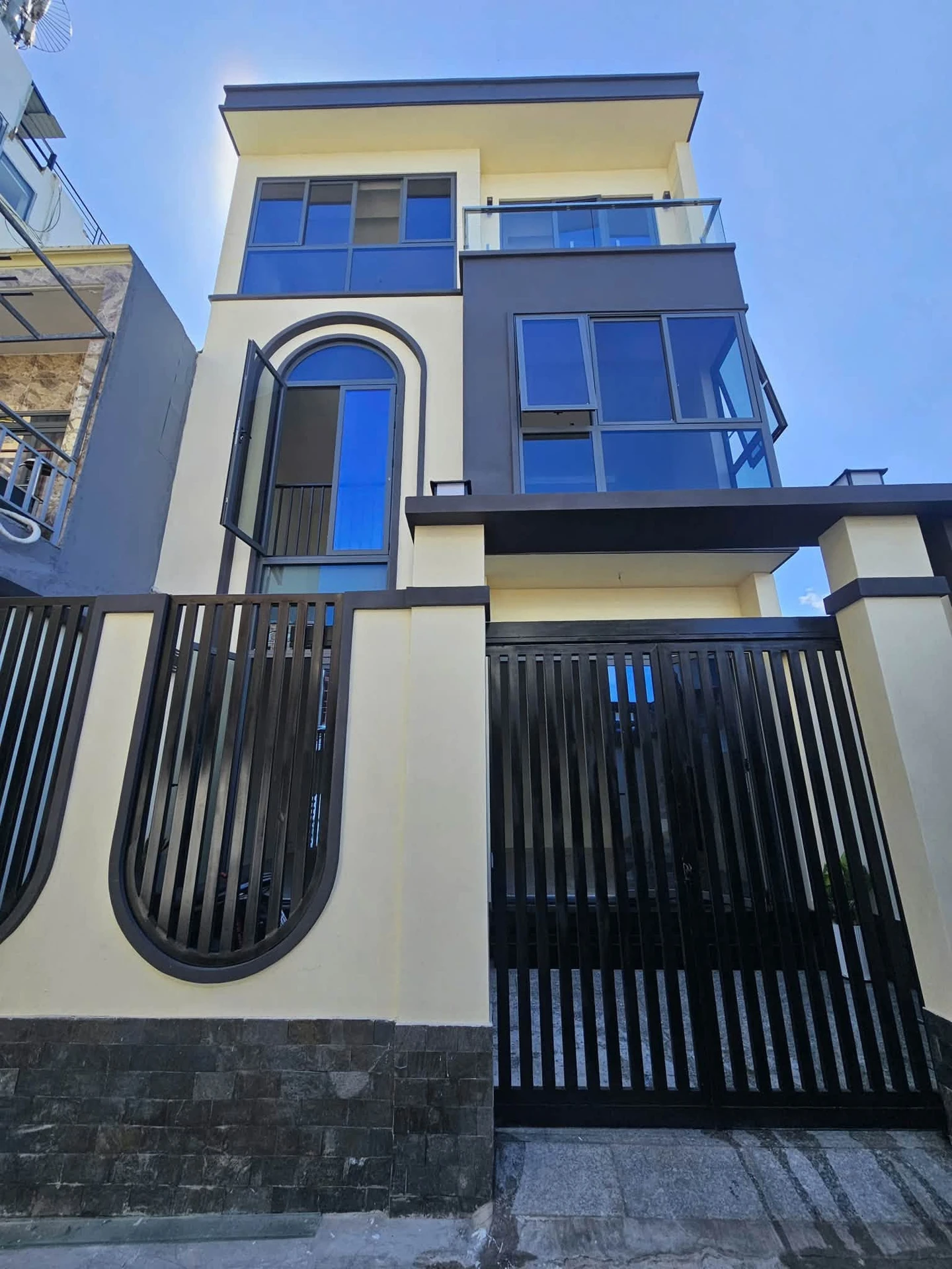 Bán villa mini hẻm xe hơi đường 61 Thảo Điền, 5PN 5WC, 1 trệt 2 lầu, giá khoảng 16 tỷ - Ảnh 1
