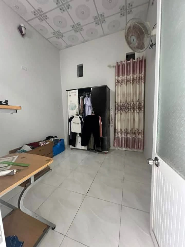 Bán nhà mặt tiền 2 tầng 49,5m² Thành Thái, gần chợ, 3 tỷ - Ảnh thu nhỏ 3