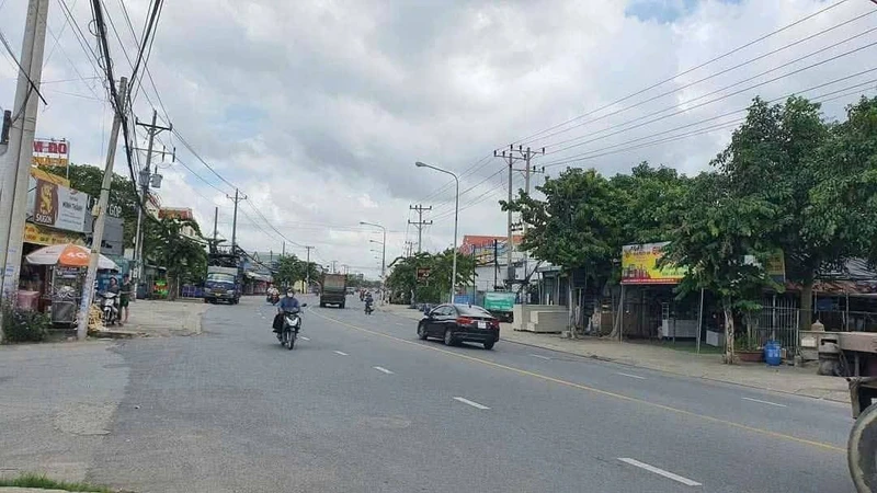 Bán lô đất mặt tiền DT743 Dĩ An 715m² 22 tỷ