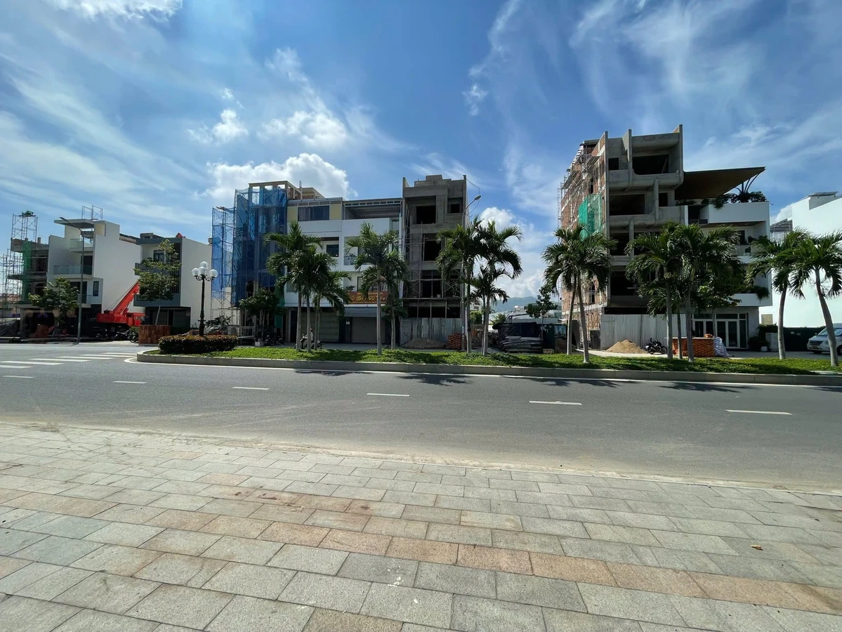Bán nhà phố 232,7m² VCN Phước Long, hơn 10 tỷ - Ảnh 1