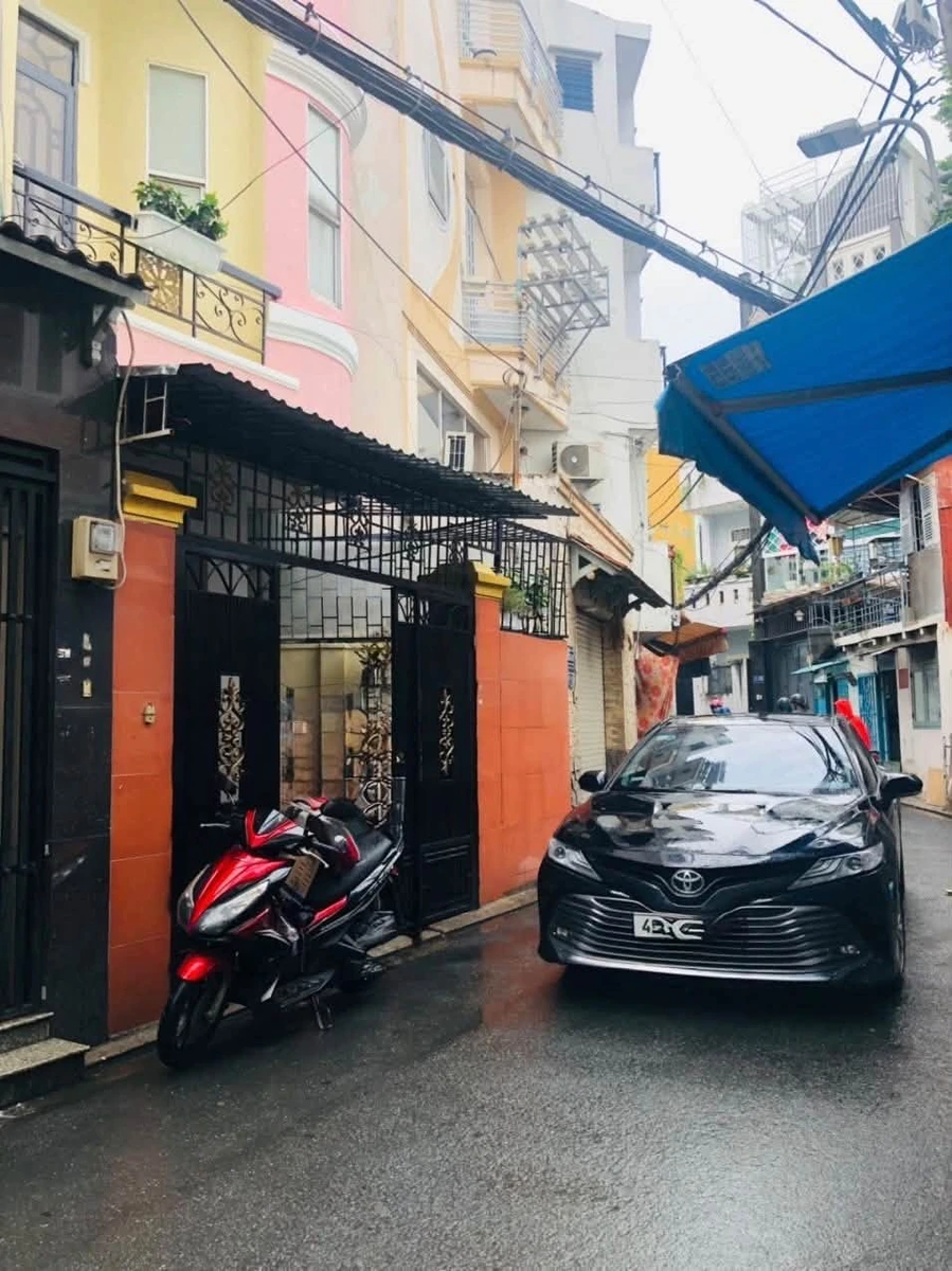 Bán nhà hẻm xe hơi 56m² 4 tầng 6 phòng ngủ đường Hoàng Hoa Thám, Phú Nhuận - Ảnh 1