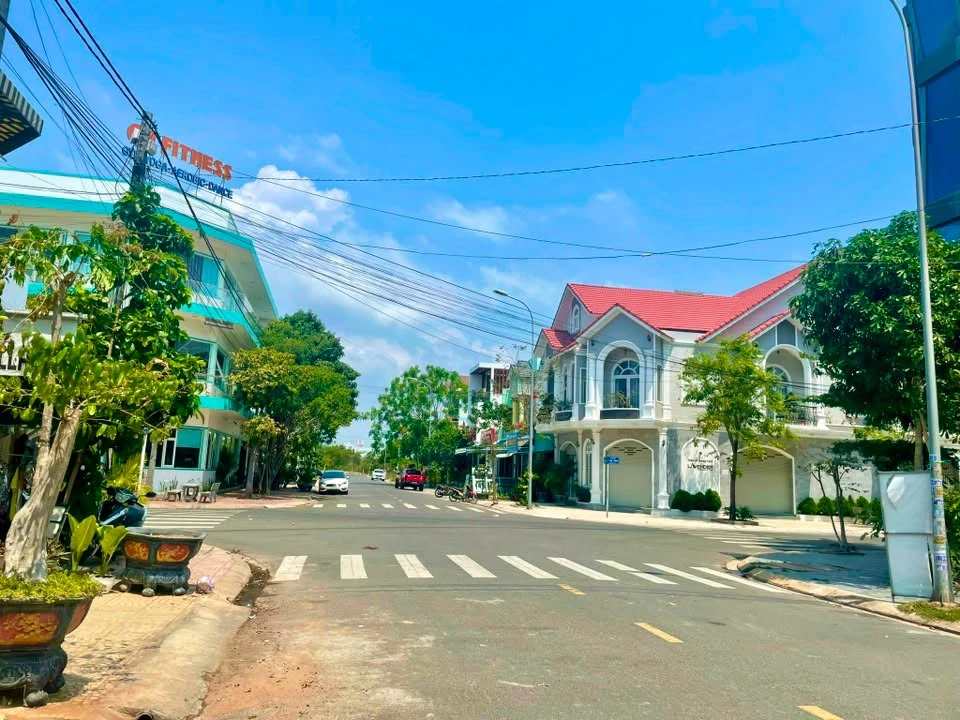 Bán nhà mặt tiền 100m² Hoàng Bích Sơn Phan Thiết - Ảnh thu nhỏ 2