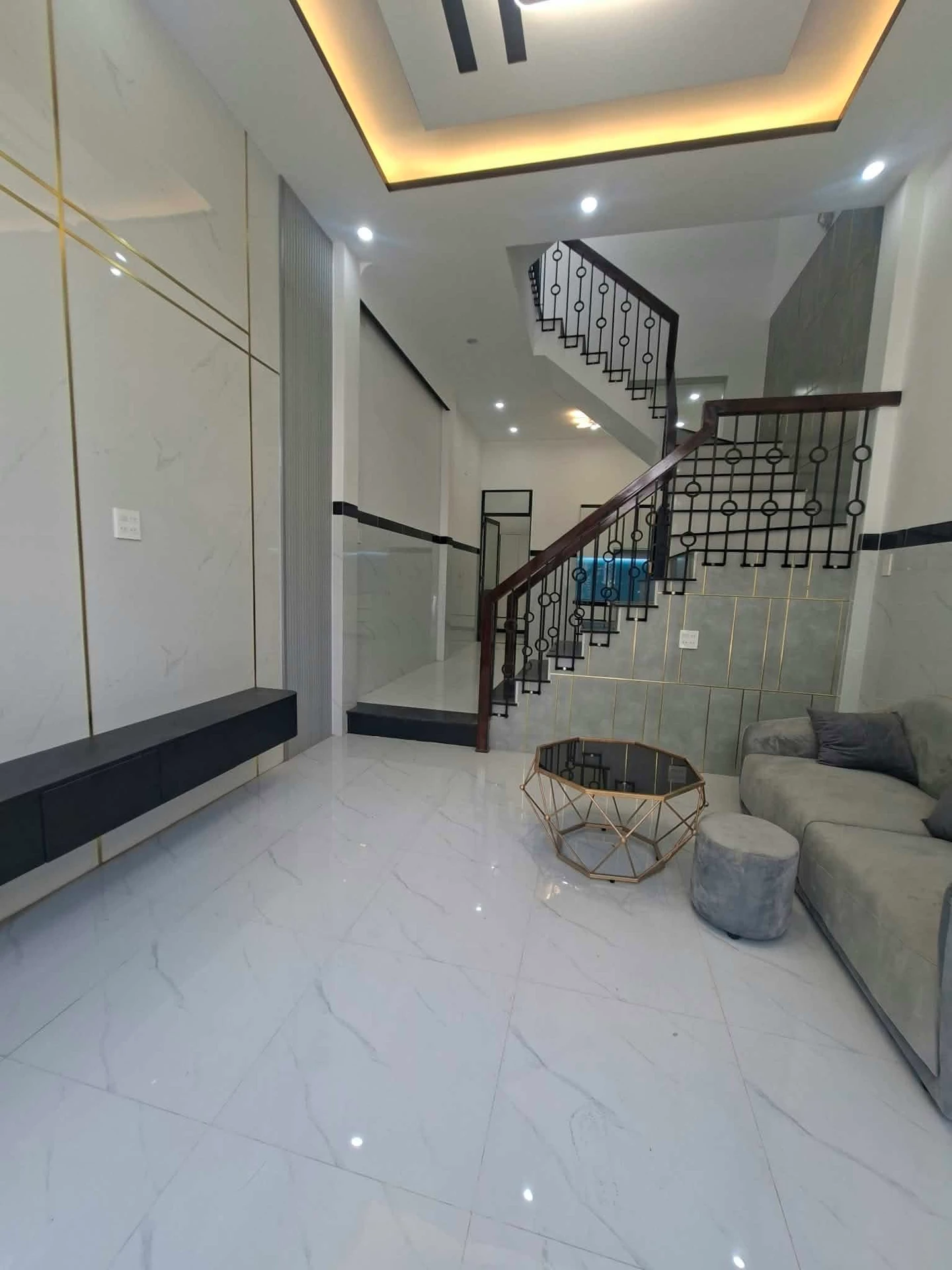 Bán nhà 3 tầng Hoàng Văn Thụ 47m² full nội thất - Ảnh 1