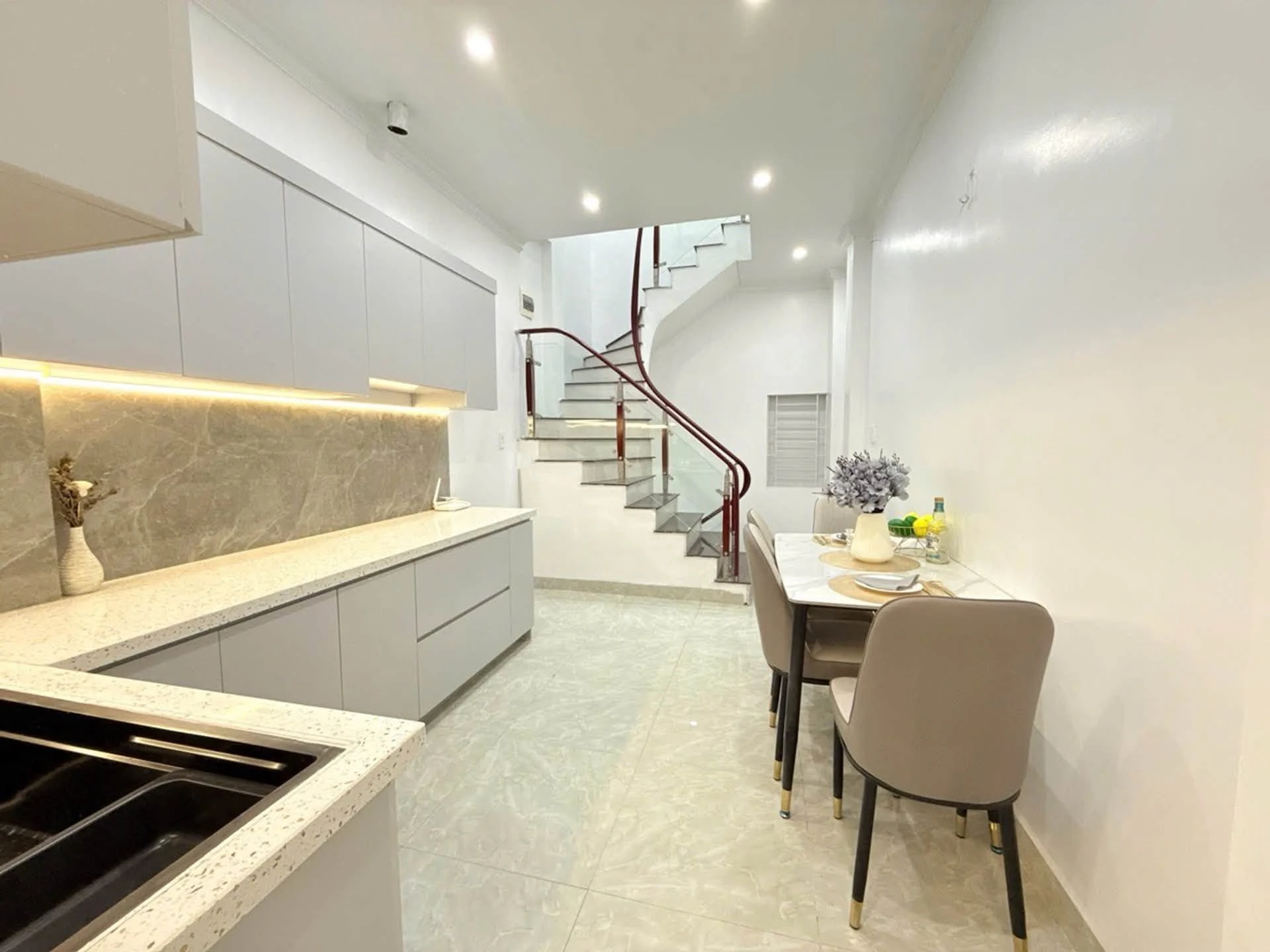 Bán nhà 30m2 mặt tiền đường Vũ Chí Thắng, Hải Phòng, 3 tỷ - Ảnh 1